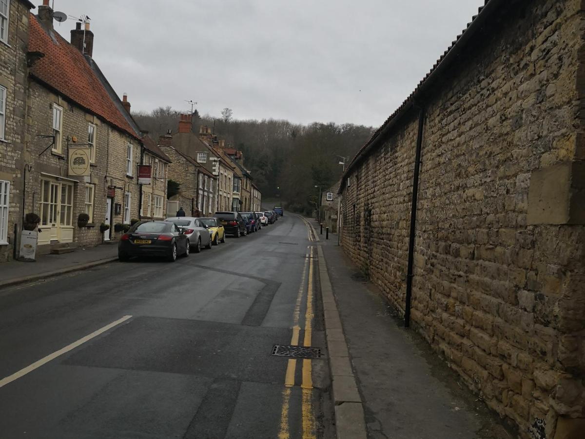 The Buck Hotel Thornton Dale Exterior photo